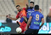 دیدار تیم های فوتبال استقلال تهران و فولاد خوزستان