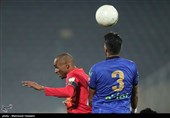 دیدار تیم های فوتبال استقلال تهران و فولاد خوزستان