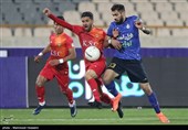 دیدار تیم های فوتبال استقلال تهران و فولاد خوزستان
