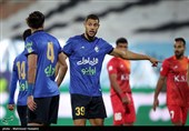 دیدار تیم های فوتبال استقلال تهران و فولاد خوزستان