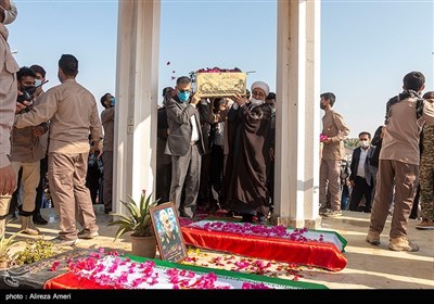 تشییع پیکر شهید گمنام در لامرد استان فارس- عکس خبری تسنیم