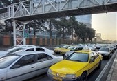 ترافیک سنگین صبحگاهی در آزادراه تهران ـ کرج محدوده پل فردیس/ کرج ـ چالوس عادی و روان است