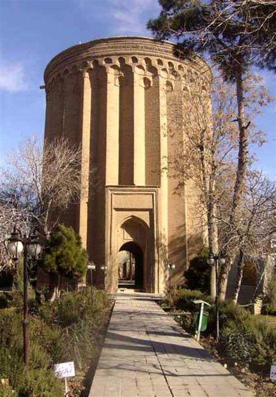 برج 800 ساله طغرل در شهرری خاموش می‌شود