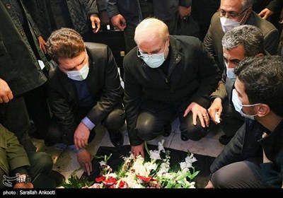 حضور رئیس مجلس در گلزار شهدای کرمان