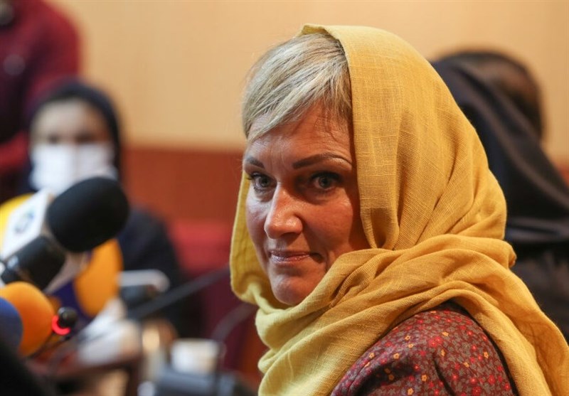 کمپدلی: در ایتالیا پیشنهادهای سطح بالا به مردان می‌رسد/ به نشانه احترام به ایرانی‌ها از حجاب استفاده کردم