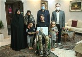 دیدار رئیس بنیاد شهید با جانباز فتنه88، «هادی خیاط‌زاده»