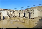 گزارش میدانی تسنیم| روستای حاجی خادمی میناب در احاطه سیلاب است/ افزایش خسارت‌ها به دلیل زیرساخت نا مناسب هدایت روان‌ آبها به رودخانه + فیلم
