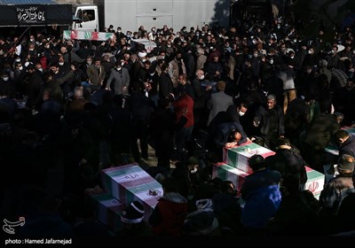 تشییع پیکر 150 شهید دوران دفاع مقدس در تهران