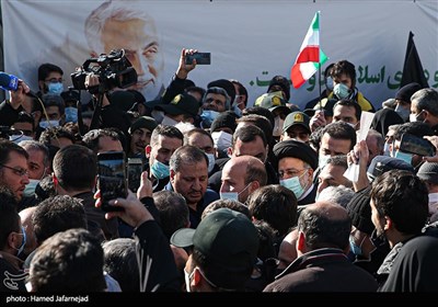 آیت الله سید ابراهیم رئیسی رئیس جمهور در مراسم تشییع پیکر 150 شهید دوران دفاع مقدس در تهران