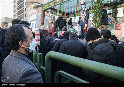 سیداحسان خاندوزی وزیر اقتصاد در مراسم تشییع پیکر 150 شهید دوران دفاع مقدس در تهران