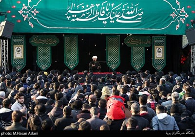 سخنرانی حجت‌الاسلام احسان بی آزار تهرانی در تجمع عزاداران فاطمی در میدان شهید طهرانی مقدم