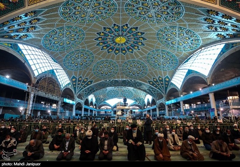 امام جمعه موقت اصفهان: مسئولان مشکلات را در بین مردم بشنوند و برای مردم تبیین کنند