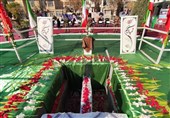 تدفین 2 شهید دفاع مقدس در استانداری خراسان رضوی/یک شهیدگمنام در پادگان شهید برونسی تدفین شد