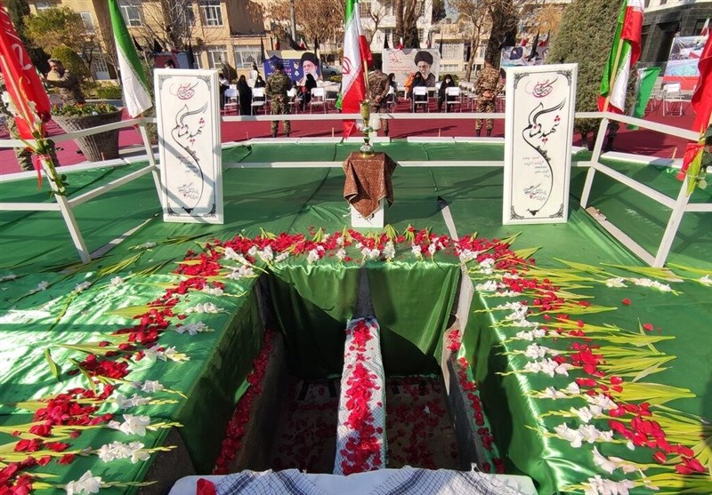 تدفین 2 شهید دفاع مقدس در استانداری خراسان رضوی/یک شهیدگمنام در پادگان شهید برونسی تدفین شد