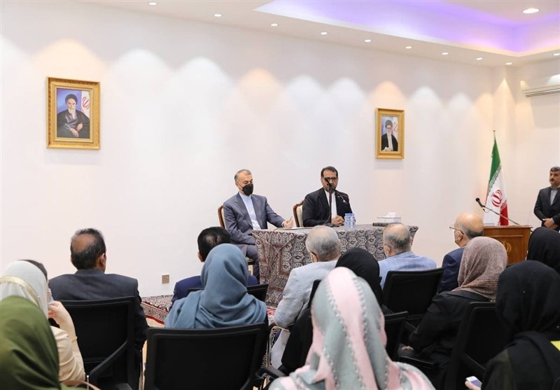 برگزاری نشست هم اندیشی امیرعبداللهیان با ایرانیان مقیم عمان