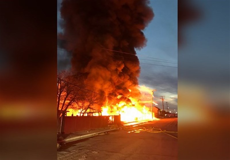 Fire Burns at Commercial Building in California (+Video)