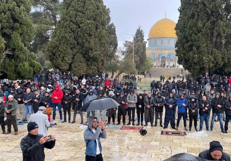 حضور صدها فلسطینی در مسجد الاقصی از بامداد امروز برای مقابله با صهیونیست‌ها