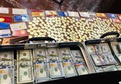 دادگاه شهرداری لواسان | اعتراض وکیل متهم به نمایش سکه و دلارهای رشوه