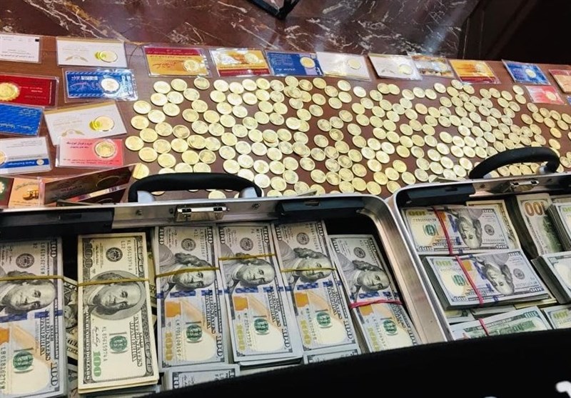 دادگاه شهرداری لواسان | اعتراض وکیل متهم به نمایش سکه و دلارهای رشوه