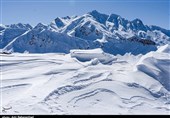 ارتفاع برف در برخی از مناطق استان لرستان به یک متر می‌رسد