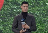 رونالدو پس از دریافت جایزه ویژه فیفا: می‌خواهم 4، 5 سال دیگر هم بازی کنم