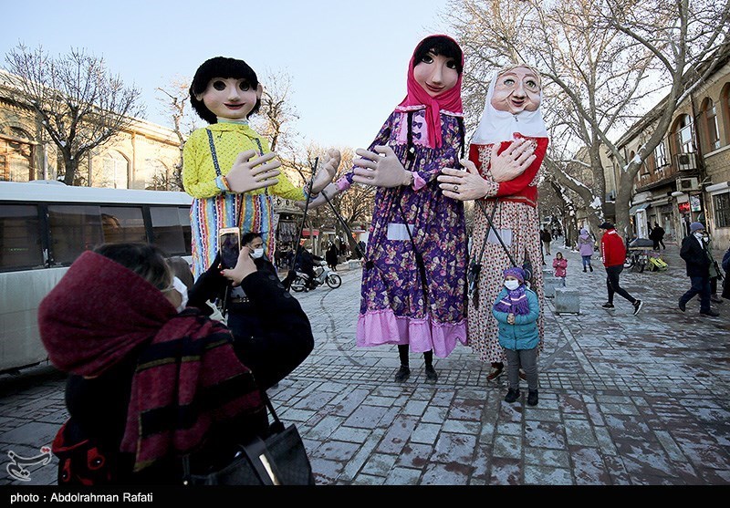 مراسم شادپیمائی عروسکهای غول پیکر- همدان
