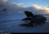 160 مسافر گرفتار در برف و کولاک خراسان رضوی نجات یافتند/جاده‌ها برفی و یخ زده است