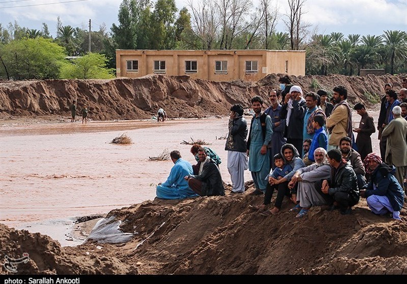 IRGC Sets Up Field Hospital in Flood-Hit Region South of Iran