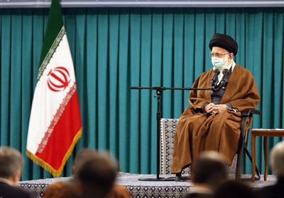  امام خامنه‌ای: هیأت کانون جهاد تبیین است؛ نقش خود را در مقابل جنگ رسانه‌ای علیه ملت بیابید 