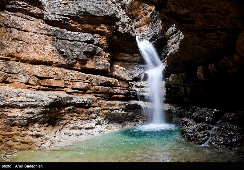 این آبشار در حدود 115 متر ارتفاع لقب بلندترین آبشار فصلی خاورمیانه را به خود اختصاص داده است و تنها بارش فراوان موجب جان گرفتن این ابشار فصلی می باشد .