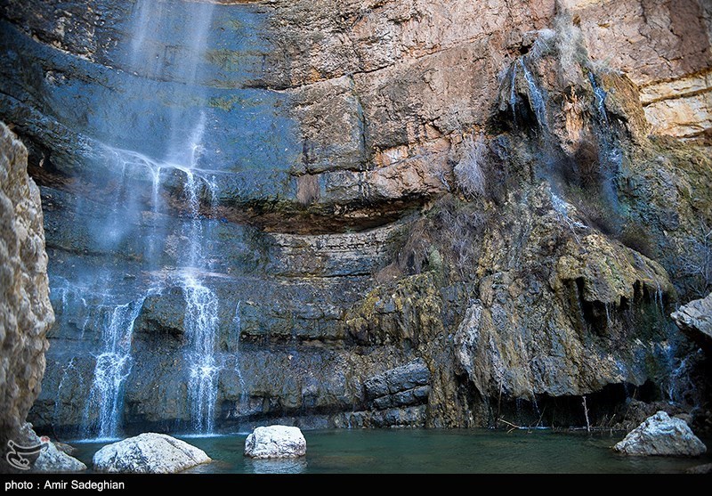 آبشار در حدود 115 متر ارتفاع لقب بلندترین آبشار فصلی خاورمیانه را به خود اختصاص داده است و تنها بارش فراوان موجب جان گرفتن این ابشار فصلی می باشد .