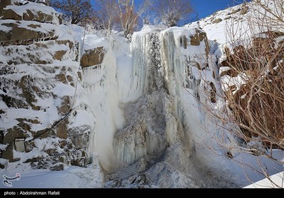 طبیعت زمستانی آبشار گنجنامه همدان