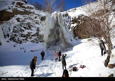 طبیعت زمستانی آبشار گنجنامه همدان