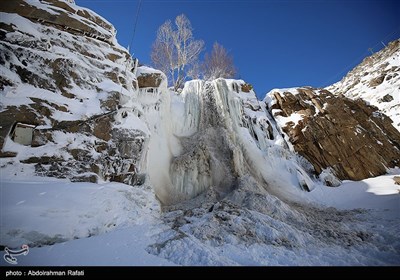 طبیعت زمستانی آبشار گنجنامه همدان