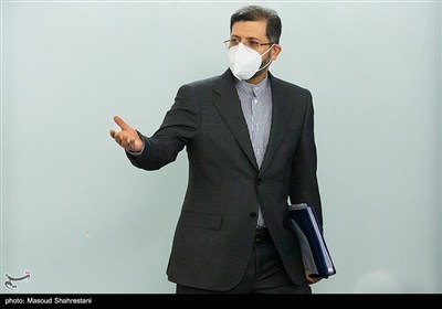 ورود سعید خطیب‌زاده سخنگوی وزارت امور خارجه به محل برگزاری نشست خبری 