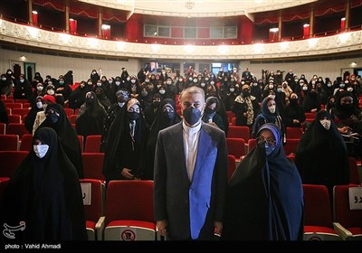  حسین امیر عبداللهیان وزیر امور خارجه و همسرش و جمیله‌سادات علم‌الهدی همسر رئیس جمهور در مراسم بزرگداشت روز زن 