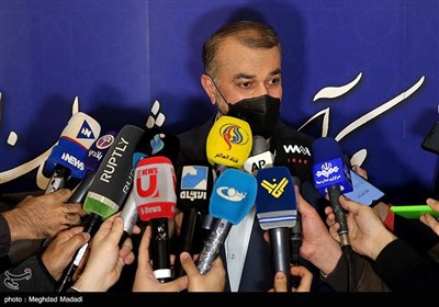 حسین امیرعبداللهیان وزیر امور خارجه در جمع خبرنگاران