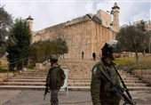 כ-100 חיילים ישראלים פורצים למסגד חברון