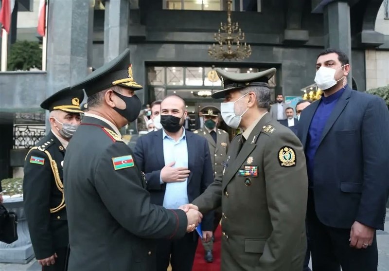 وزیر دفاع جمهوری آذربایجان با امیر آشتیانی دیدار کرد