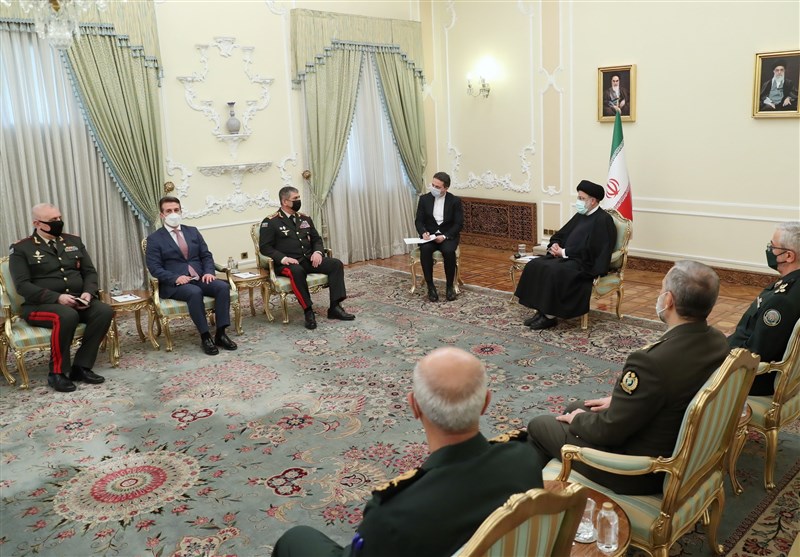 رئیسی خلال استقبال وزیر دفاع أذربیجان: الکیان الصهیونی لا یمکن أن یکون صدیقاً للشعوب الإسلامیة