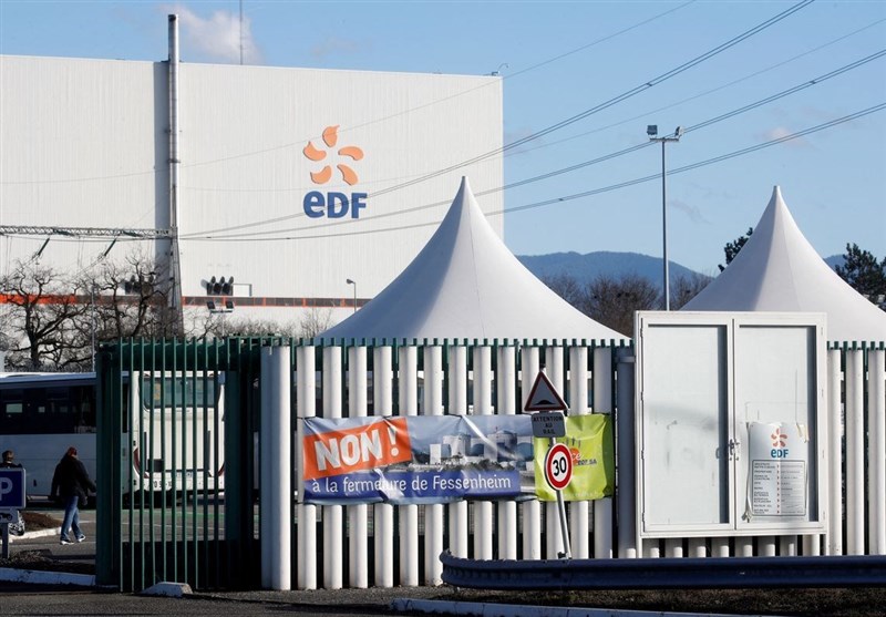 کاهش شدید تولید برق فرانسه با ادامه اعتصاب کارکنان شرکت برق