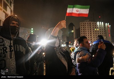 شادی مردم تهران پس از صعود تیم ملی فوتبال به جام جهانی - 2