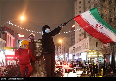 شادی مردم تهران پس از صعود تیم ملی فوتبال به جام جهانی - 2