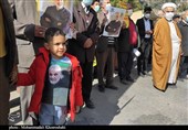 راهپیمایی اعتراضی نمازگزاران کرمانی‌ در محکومیت جنایات آل سعود در یمن‌ + تصاویر