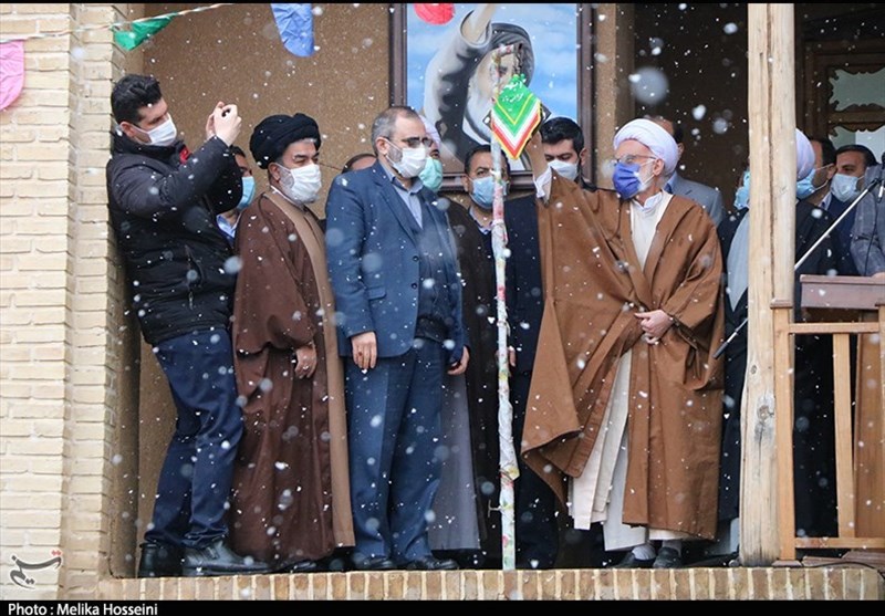 چهل‌و‌سومین فجر انقلاب| زنگ انقلاب در زادگاه امام امت در خمین نواخته شد+تصاویر