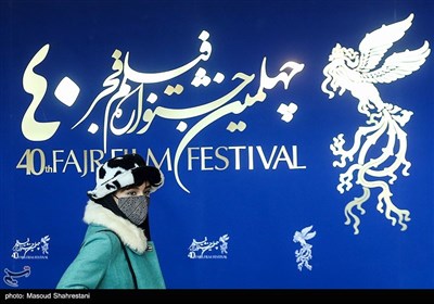 ونوس کانلی بازیگر فیلم لایه‌های دروغ پیش از شروع اکران فیلم در سومین روز چهلمین جشنواره فیلم فجر