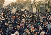 راهپیمایی بانوان کشور در دوران انقلاب برای نخستین‌بار از &quot;زنجان&quot; آغاز شد + تصاویر