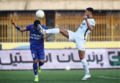 لیگ برتر فوتبال| هوادار و استقلال با تساوی به رختکن رفتند