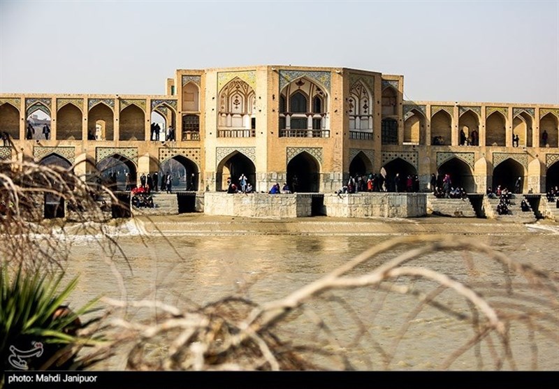 جریان دائمی زاینده‌رود خواسته اصلی مردم اصفهان است / رفع مشکلات و چالش‌های مردم در دستور کار قرار گیرد