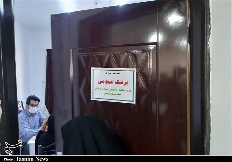 ارائه ویزیت رایگان درمانی به مردم شهرستان مسجدسلیمان در دهه فجر توسط سپاه مسجدسلیمان  + تصویر